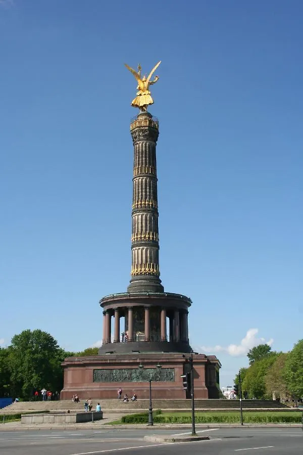 Apartment&Rooms Near Brandenburg Gate Berlin