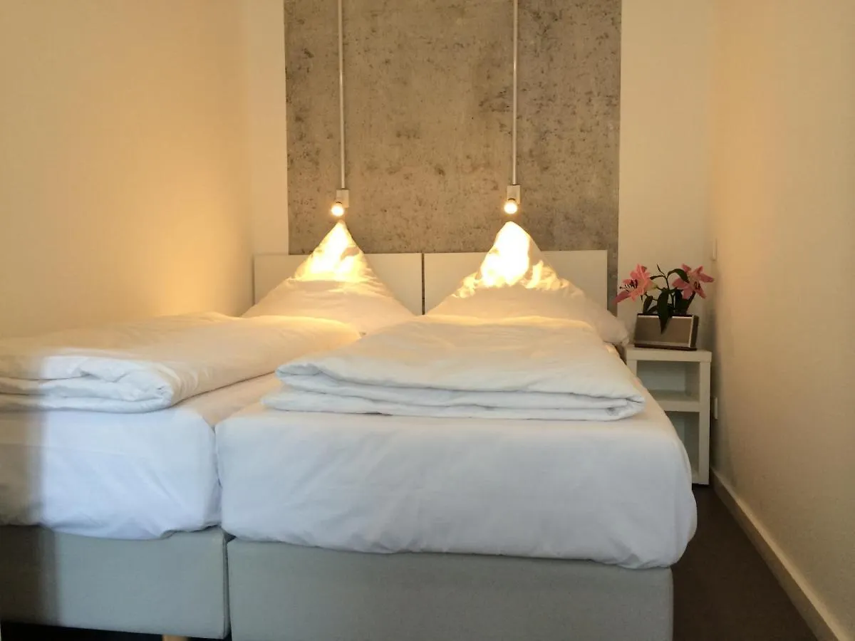 Apartment&Rooms Near Brandenburg Gate Berlin 0*,  Almanya