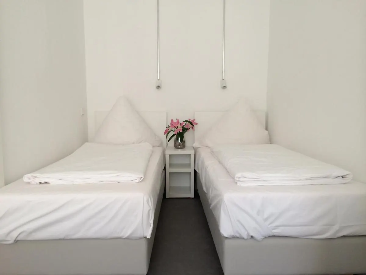 Apartment&Rooms Near Brandenburg Gate Berlin Almanya