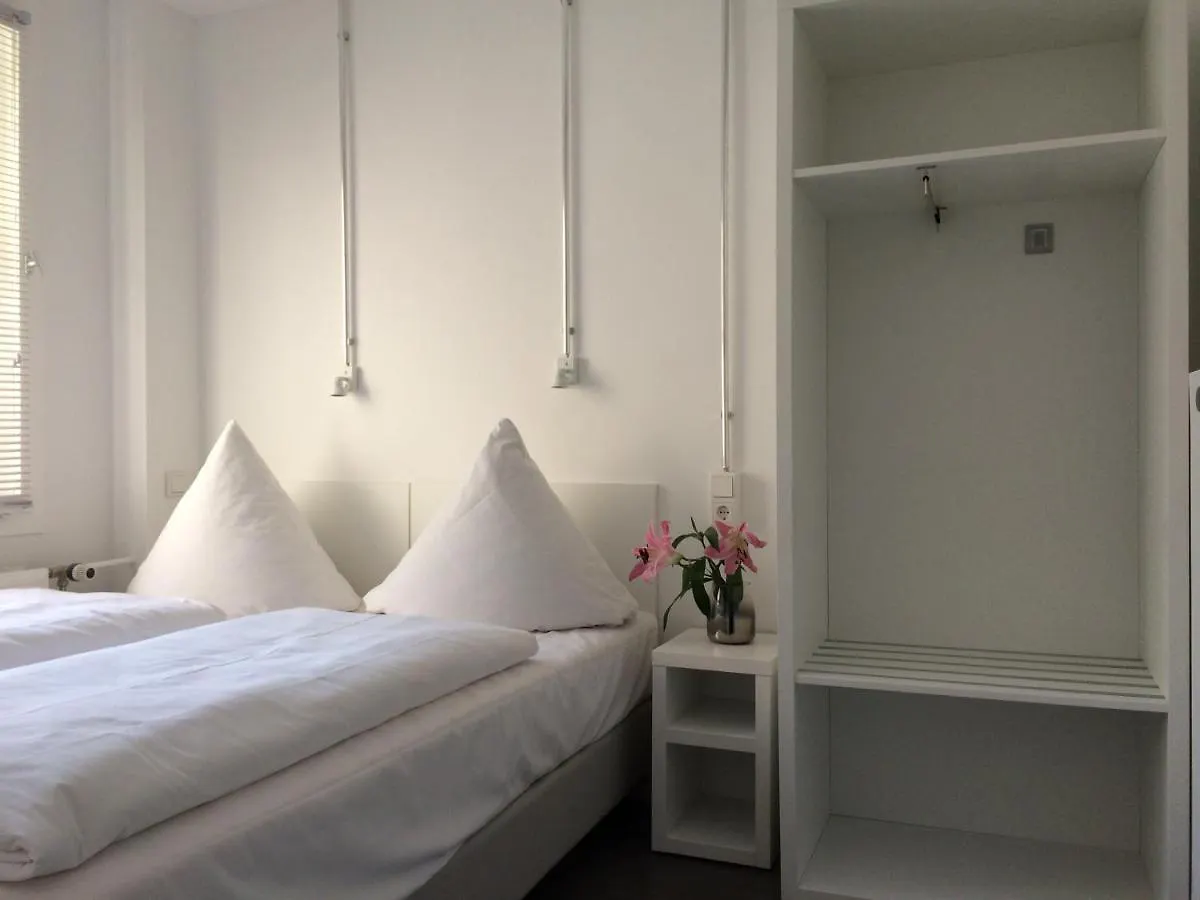 Apartment&Rooms Near Brandenburg Gate Berlin